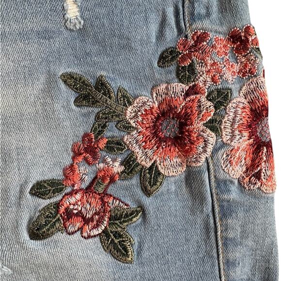 Wax JeanEmbroidered Denim Shorts size M - Picture 3 of 11